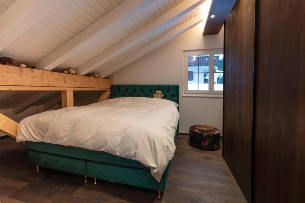 Exklusives Chalet Mit Traumhafter See- Und Bergsicht ゼーリスベルク エクステリア 写真