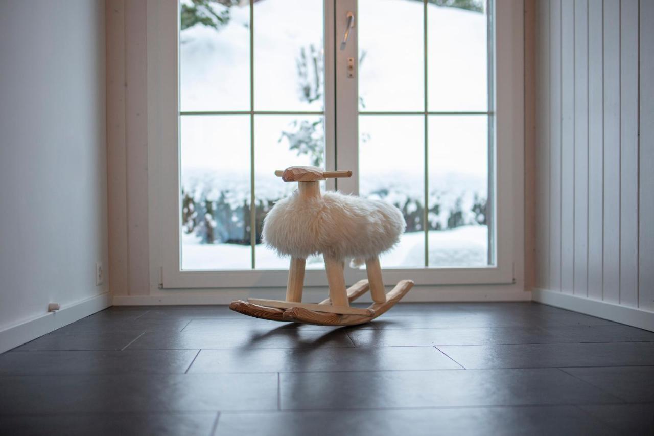 Exklusives Chalet Mit Traumhafter See- Und Bergsicht ゼーリスベルク エクステリア 写真