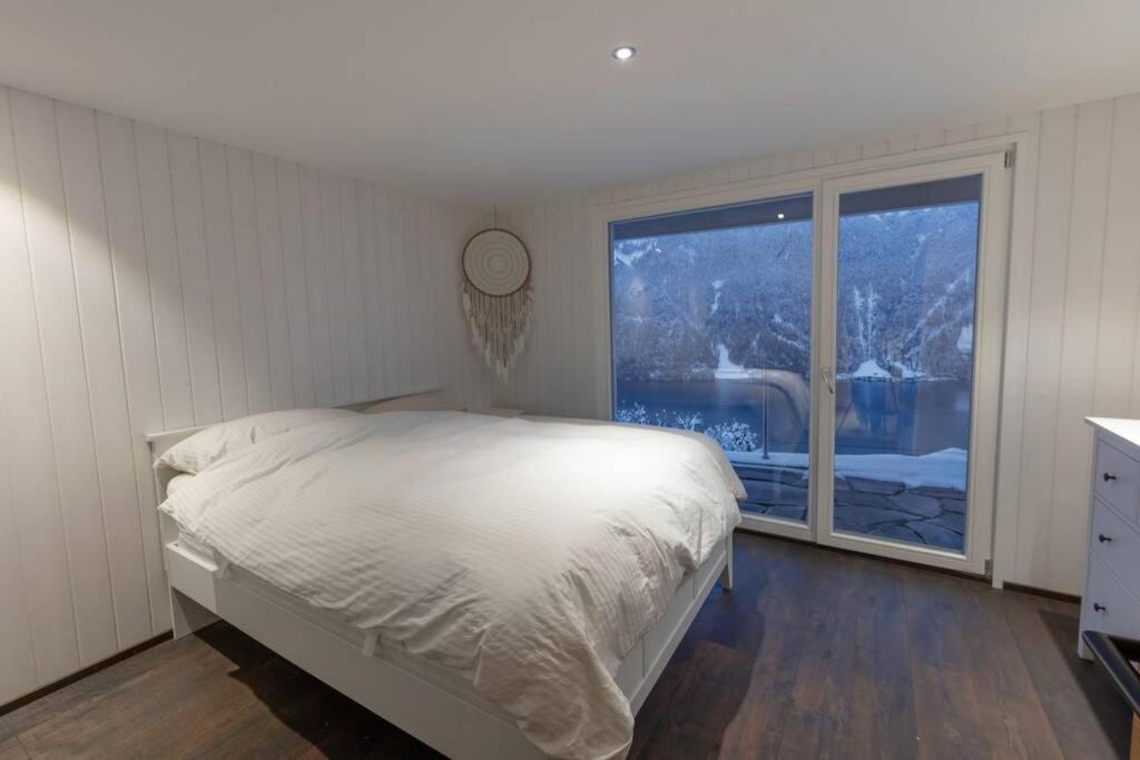Exklusives Chalet Mit Traumhafter See- Und Bergsicht ゼーリスベルク エクステリア 写真